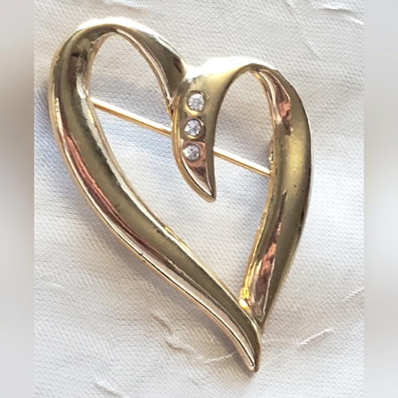 Vintage Polished Gold Tone Open Work Heart Brooch with Three Rhinestone Accents. - Picture 1 of 6